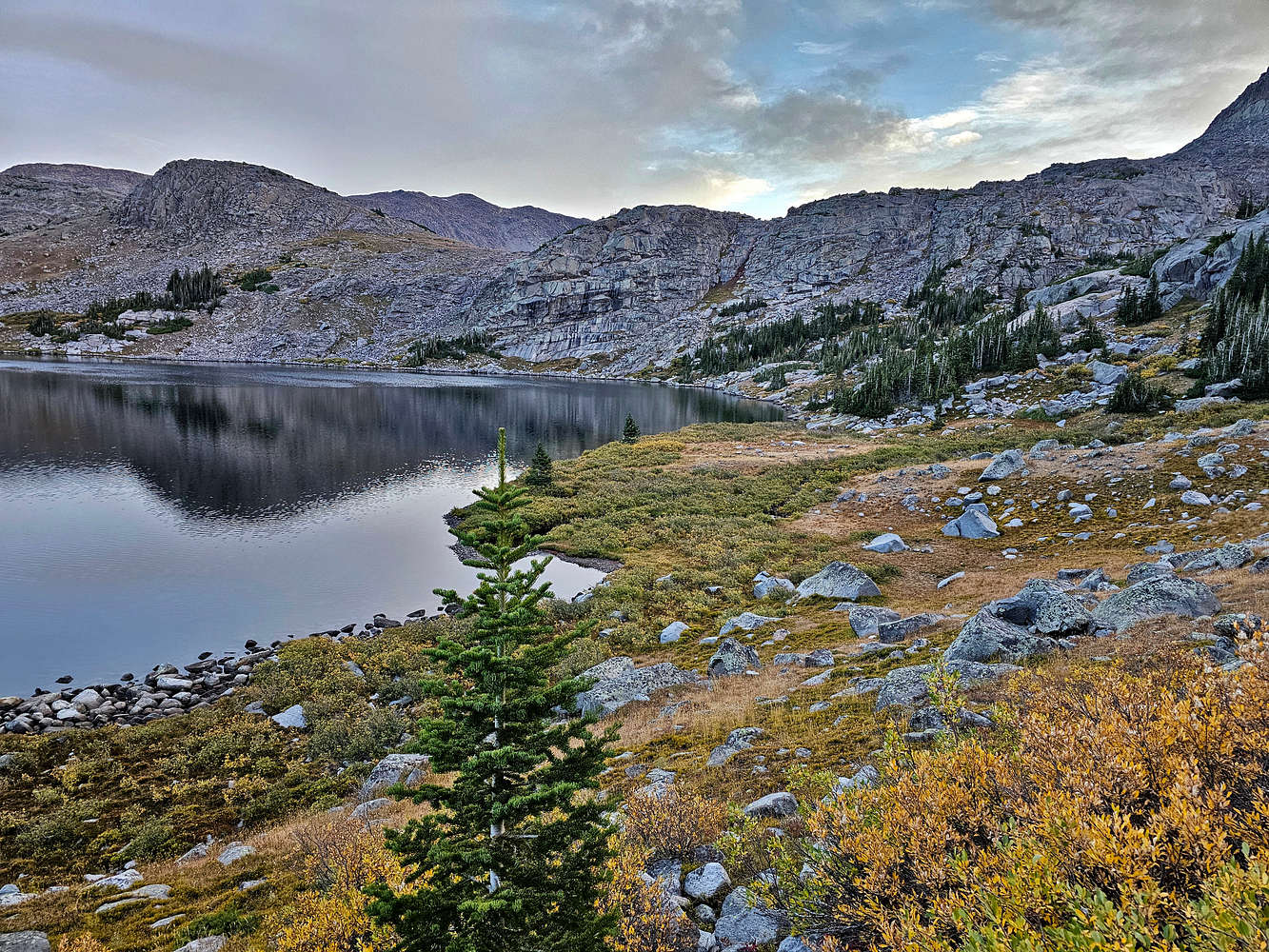 Mistymoon Lake Photos, Diagrams & Topos SummitPost