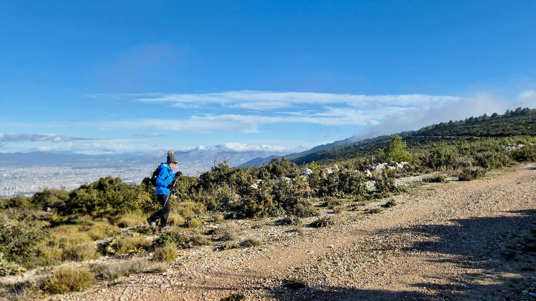 Reaching the Pirgos FSR on Ymittos.