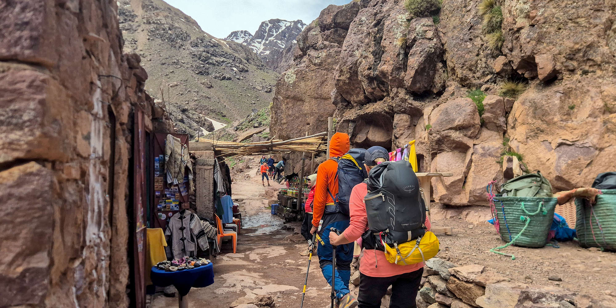 A busy rest stop right after the Sidi pass.