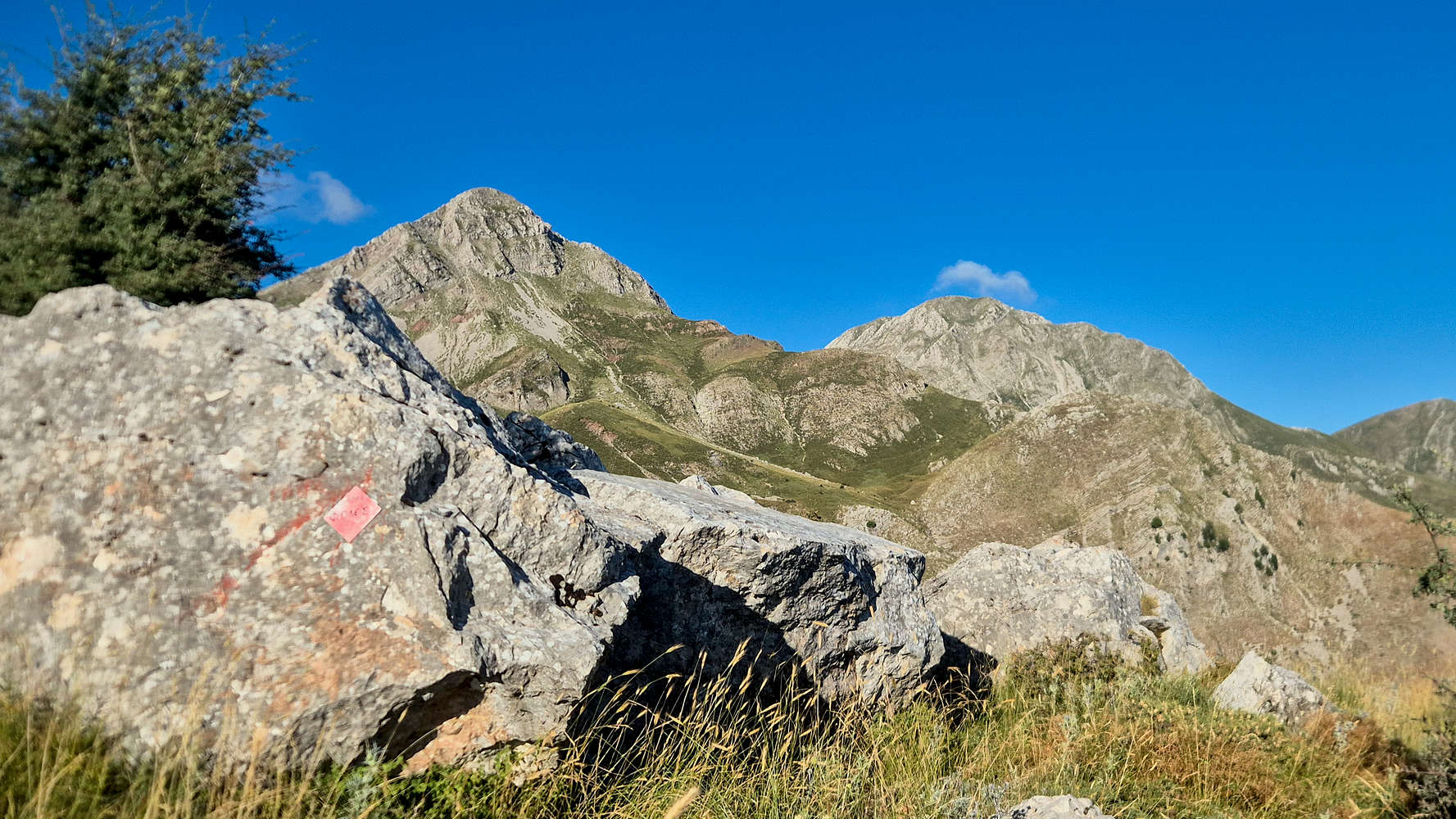 Megali Mouggila (2,169m) and Olonoa (2,223m) from the traverse.