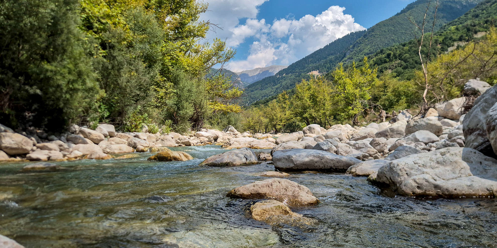 Kalarrytikos river with Tzoumerka behind.