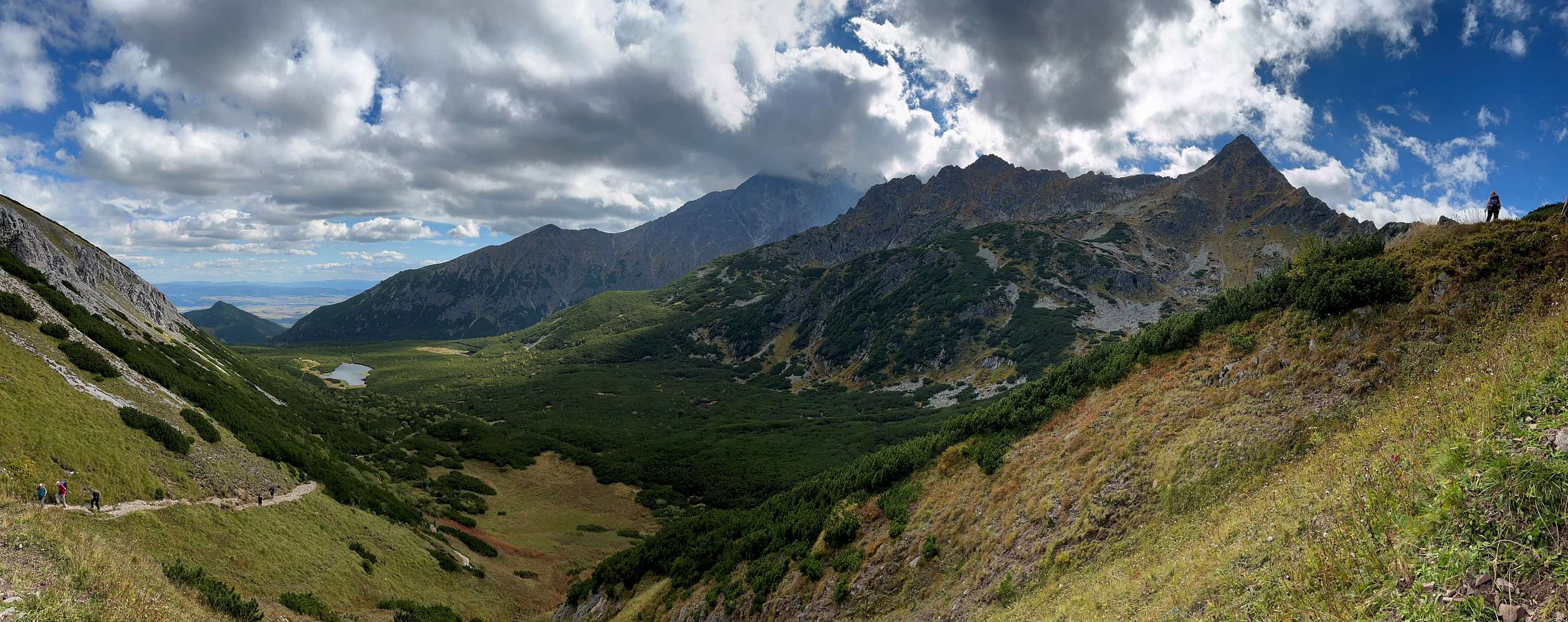 Lomnicky Stit and surrounding mountains, Tatras, Slovakia : Photos ...