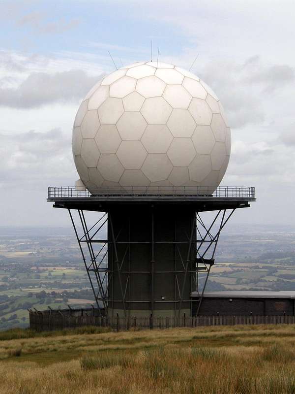 Titterstone Clee Hill - Air Traffic Radar : Photos, Diagrams & Topos ...