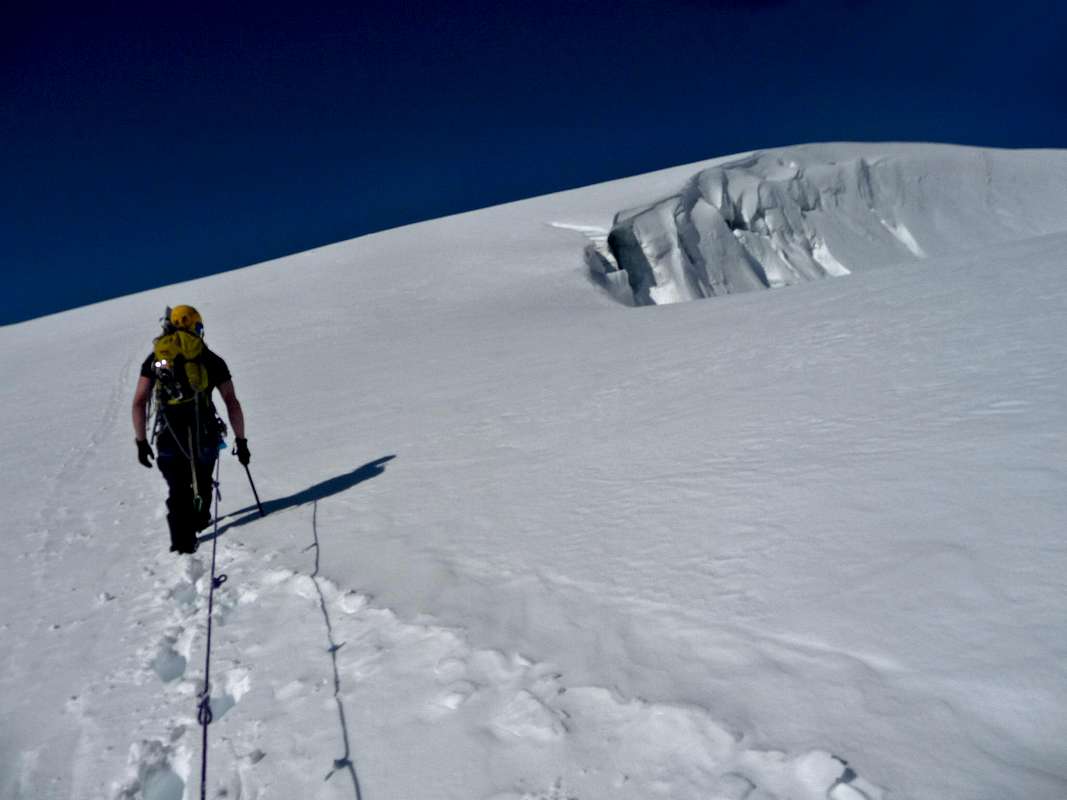 Skirting Around the Ice Cliff : Photos, Diagrams & Topos : SummitPost