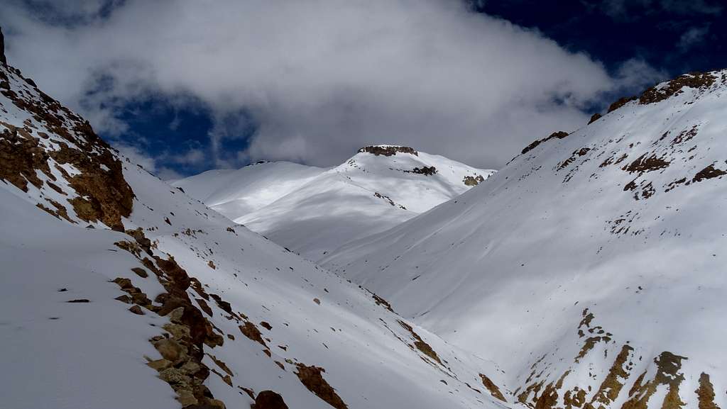 Alto Toroni, via the pass and west towards the summit