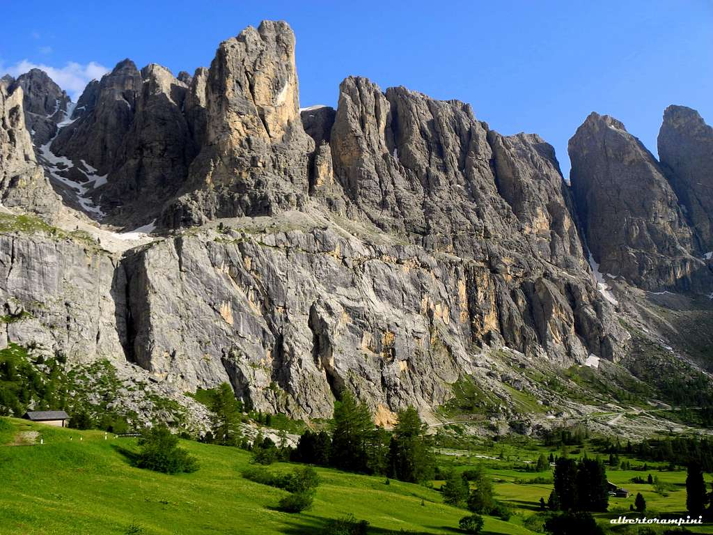 The Murfreid subgroup seen from the approach to Passo Gardena