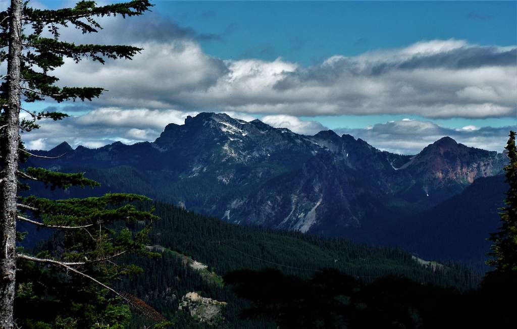 Snoqualmie Mountain from near the summit