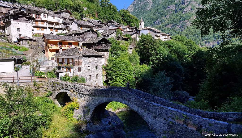 Beauties in Aosta Valley, the ancient roman bridge of Pontboset, Valle di Champorcher