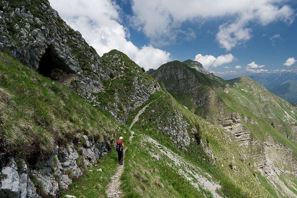 WW I cave above Sentiero della Pace