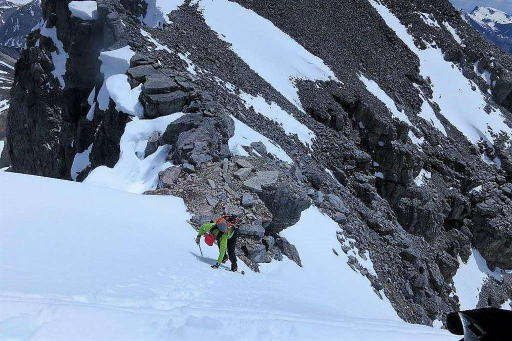 Ptarmigan Peak, Banff - downclimb into notch on summit ridge