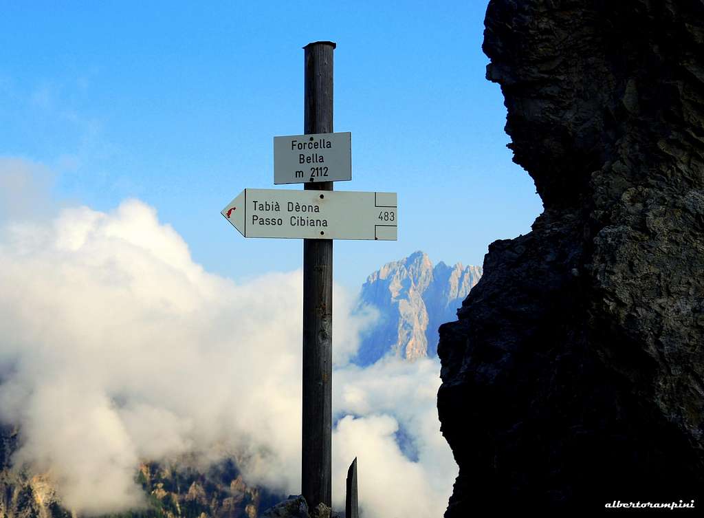 Signposts on Forcella Bella