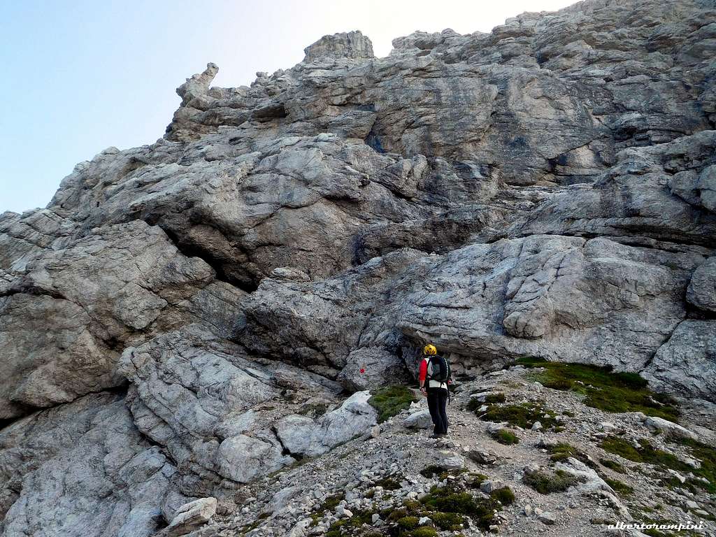 Forcella Sassolungo, start of the West route