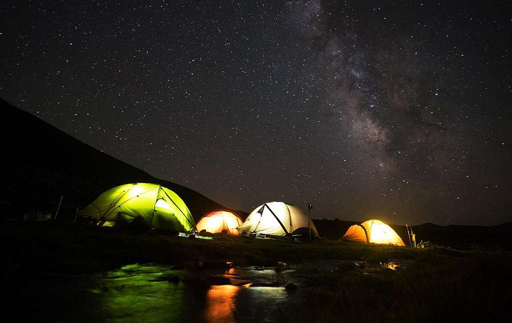 Night view of the Tetnuld Base Camp