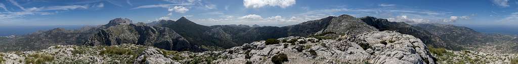 360° summit panorama from Cornador Gran
