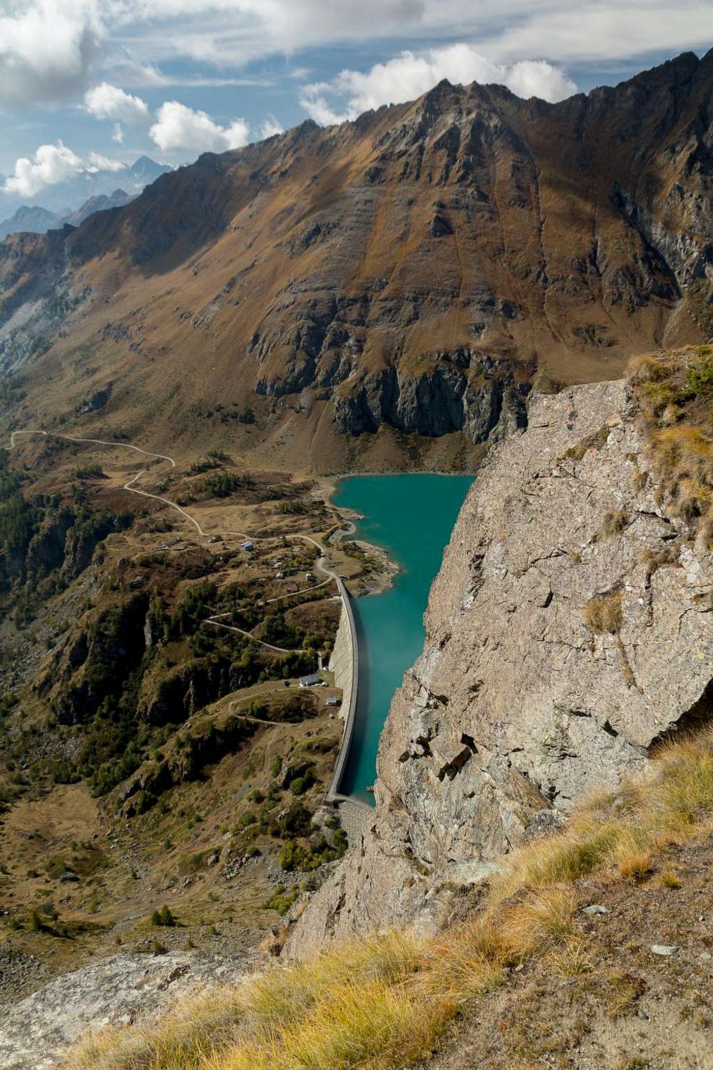 The dam of Lago Cignana