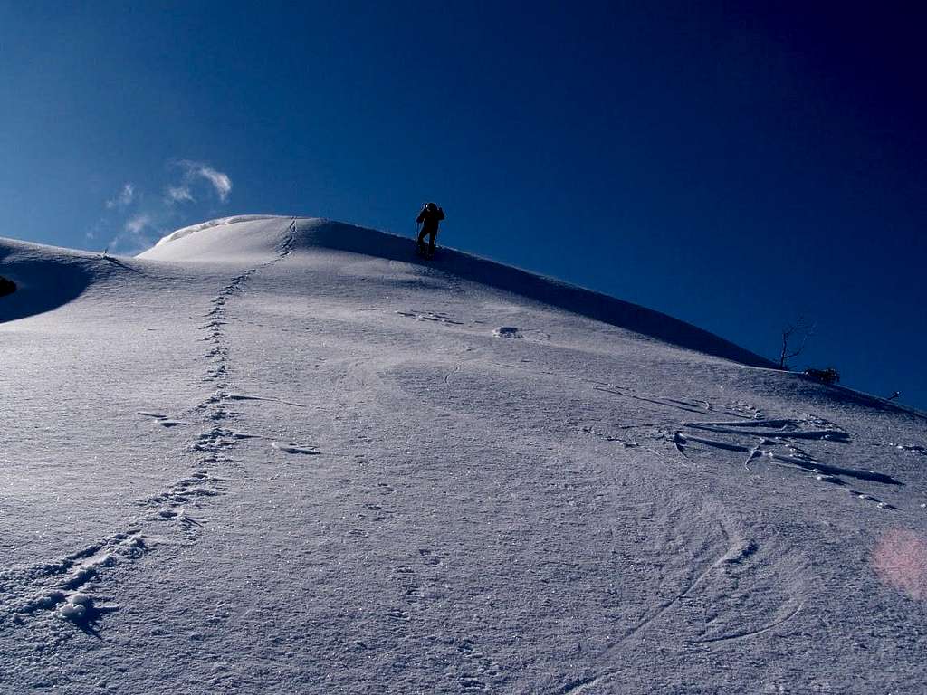 Winter ascent of Porezen