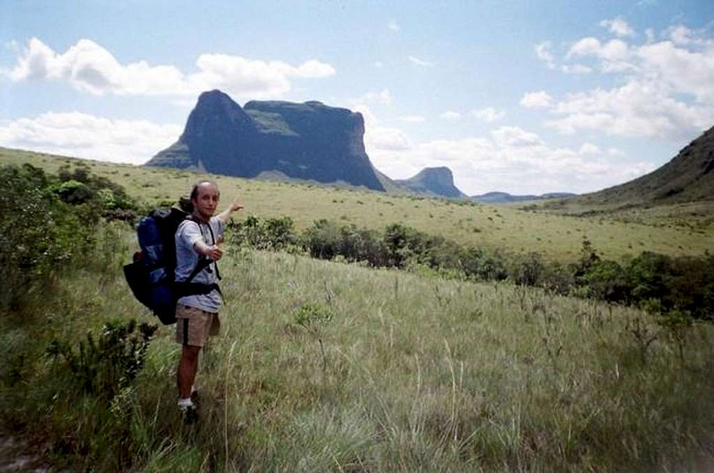 Ricardo is showing Morrão peak.