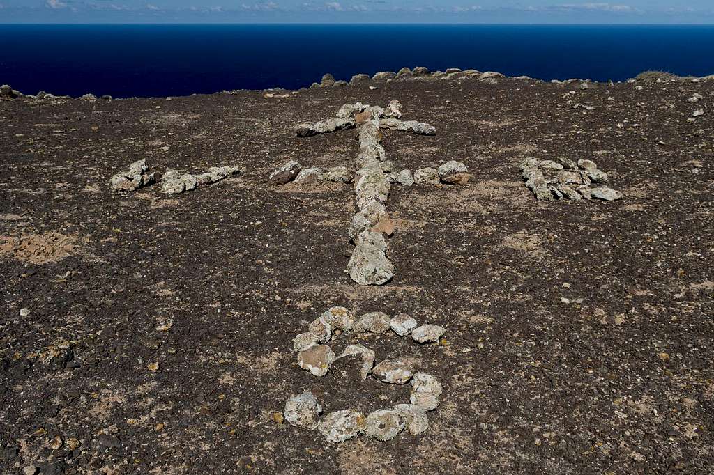 Stone Compass on Morro del Cuchillete