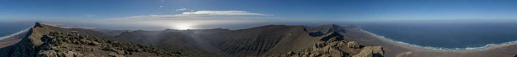 360° summit panorama from Pico de la Zarza