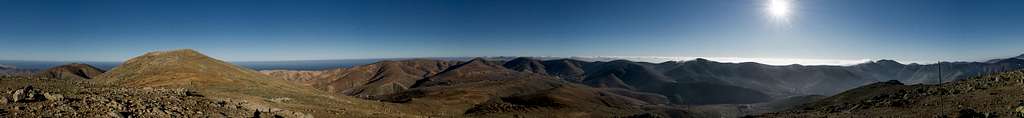 Early 360° summit panorama from Pico de Betancuria