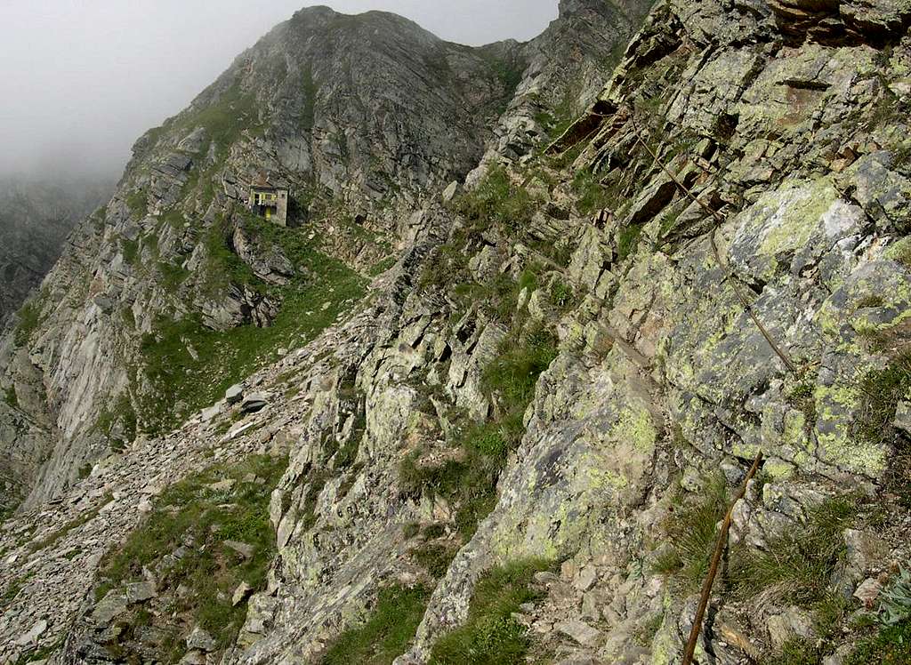 Pian della Ballotta mountain hut (2470 m)