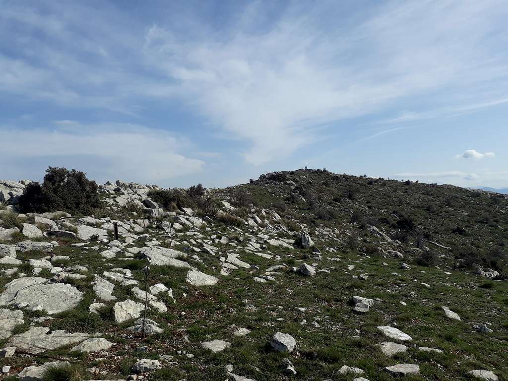 Lykaion Oros (1,421m) summit from the ridge