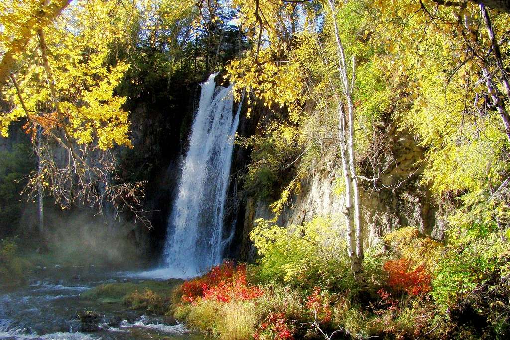 Nearby Spearfish Falls