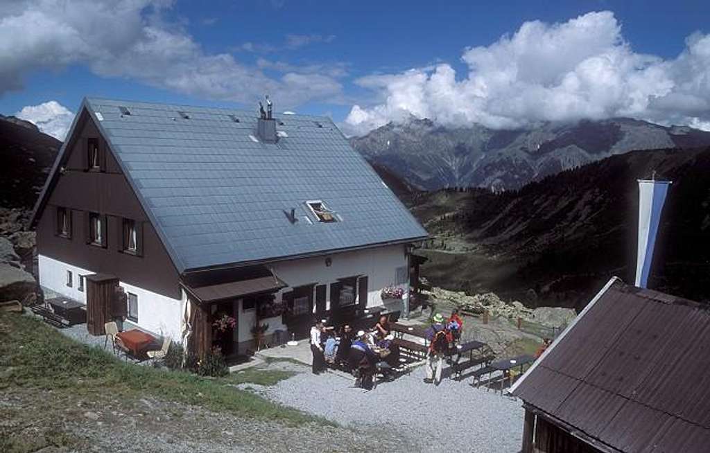 Frischmannhütte (2192m)...