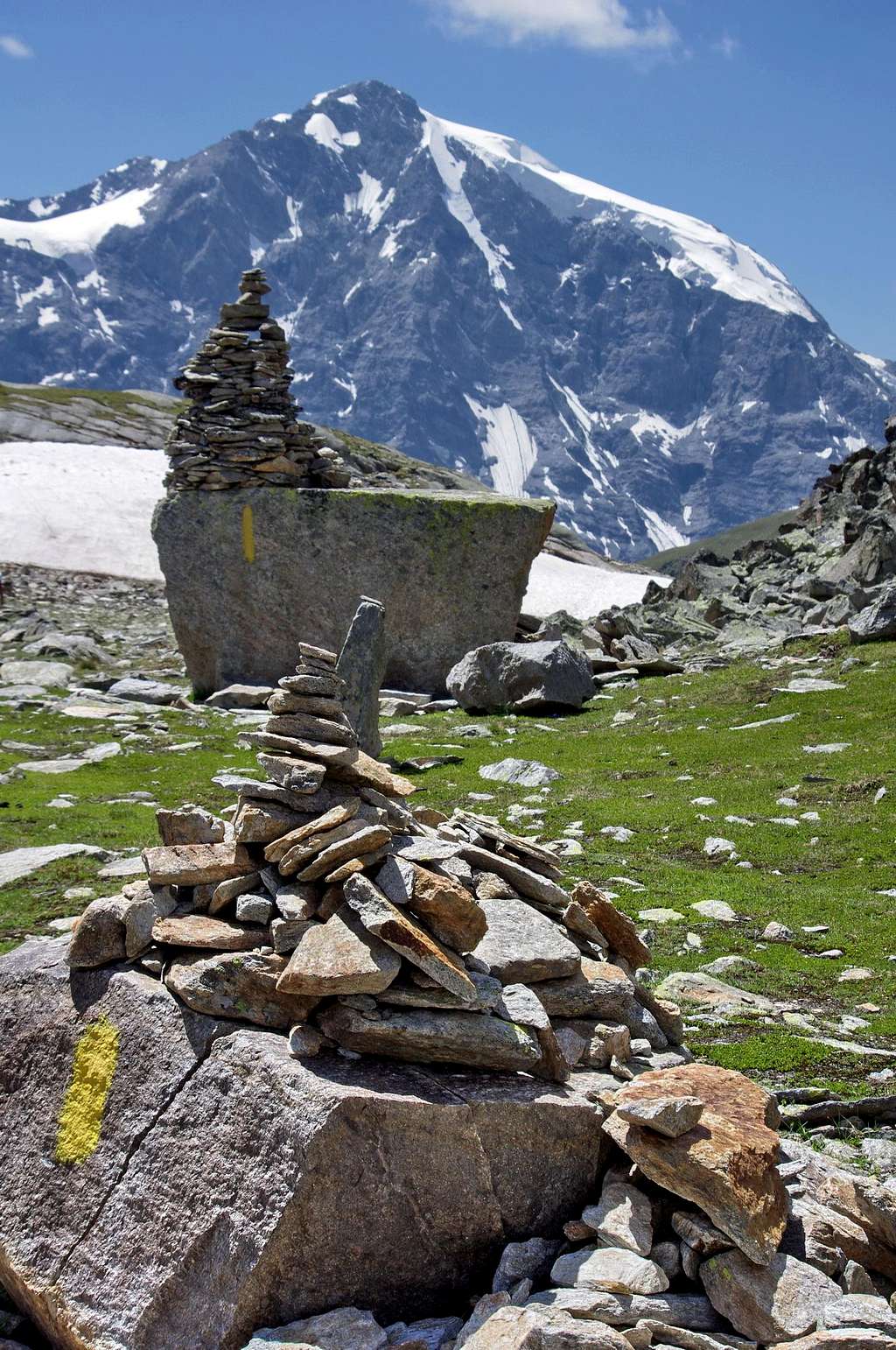 Cairns in front of Ortles