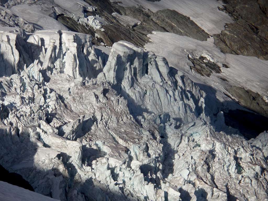 Ice Fall on Sulphide Glacier