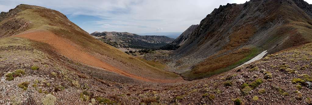 Looking north into Fryingpan Basin from Red Dirt Pass