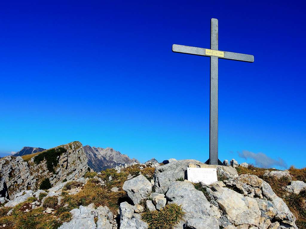 Monte Zevola fore-summit