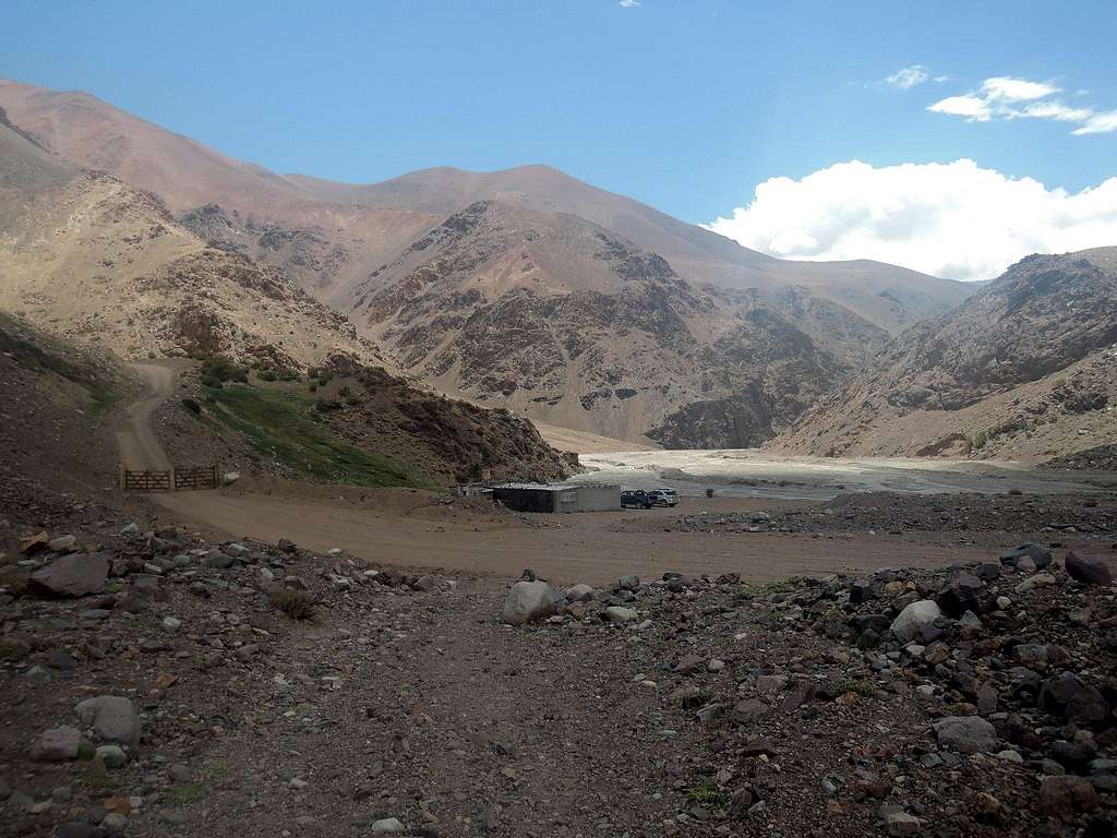 Laguna Blanca shelter and the gated road