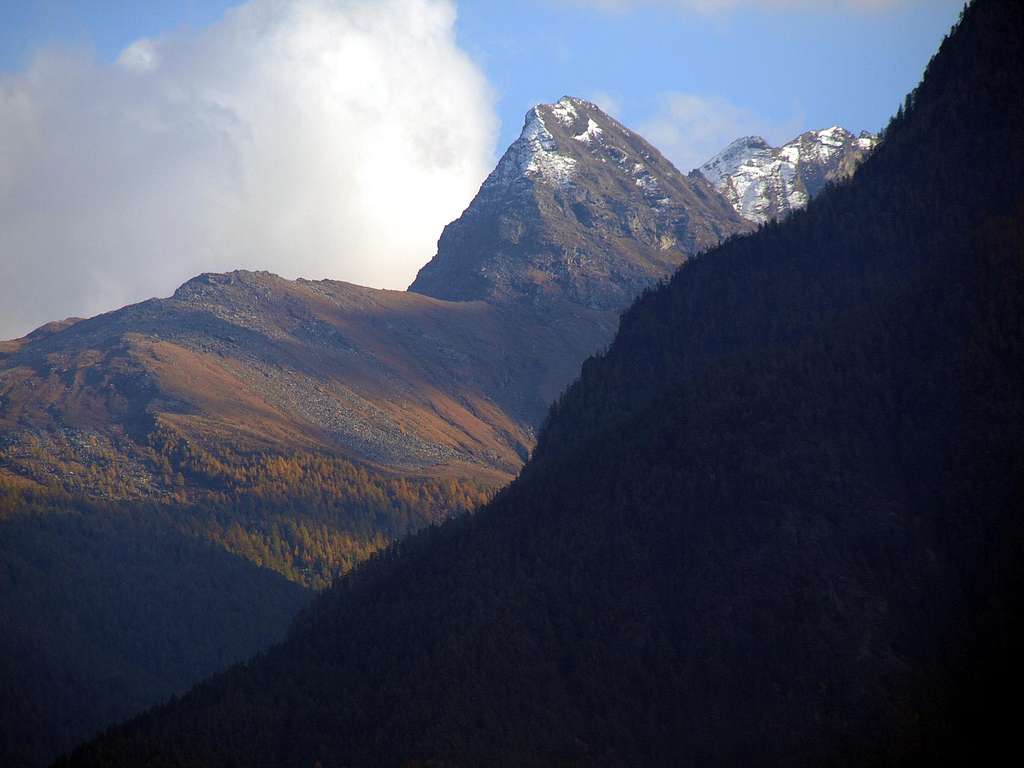 Autumn in and out of the clouds Mont Corquet Pointe Plan Rué or Tête de la Rossa Grand & Petit Avert