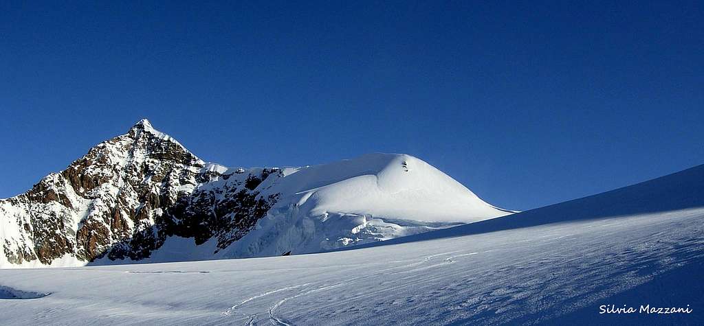 Approaching the Lys Col in sight of Eastern Lyskamm