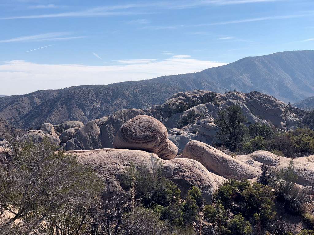 Rock formations on Devil's Punchbowl loop trail