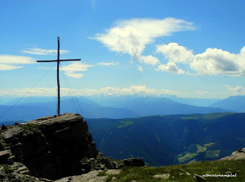 Sarner Scharte summit cross
