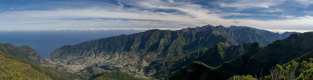 Summit view Pico Bica da Cana