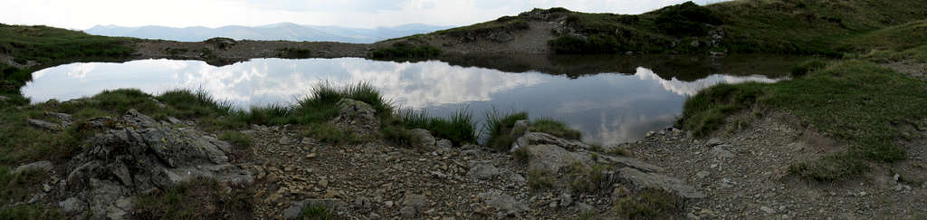 Tarn in the saddle between Strymba and Streminis