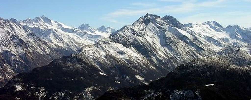 Gran Paradiso massif (4061 m)...