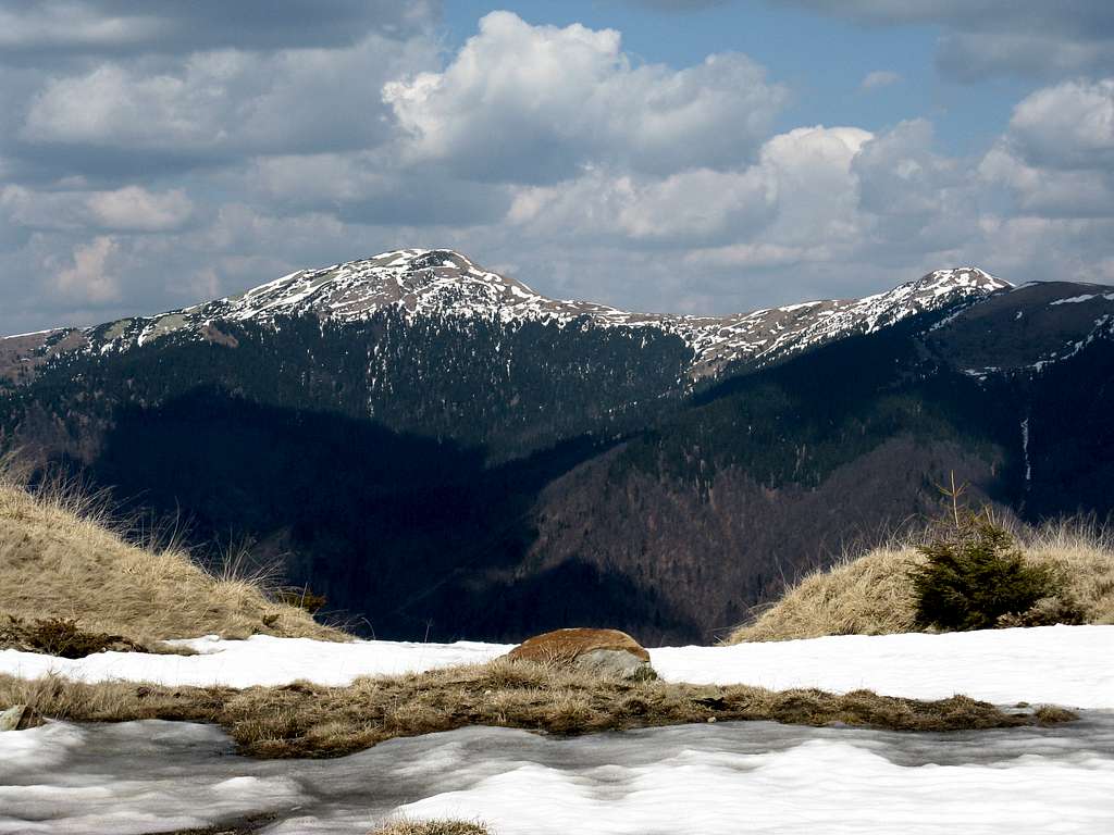 Strymba (1719 m) and Streminis (1652 m) in spring