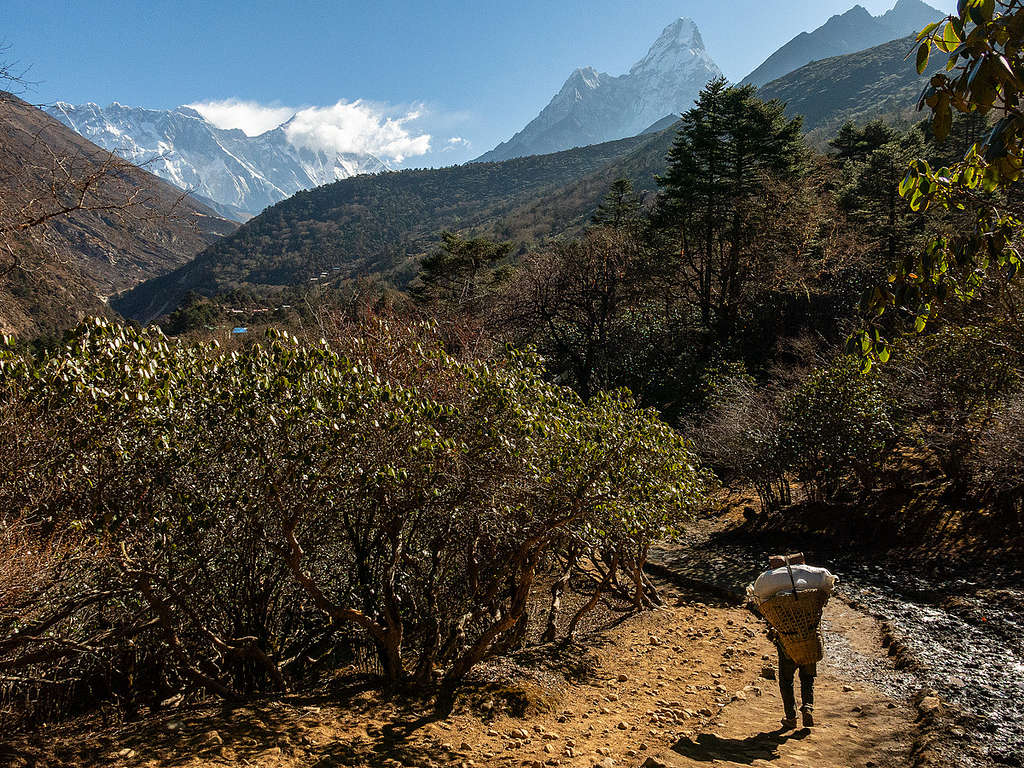 khumbu valley between tengboche and pangboche