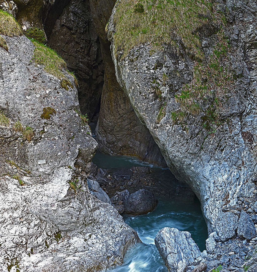 Vinadia narrow part of canyon