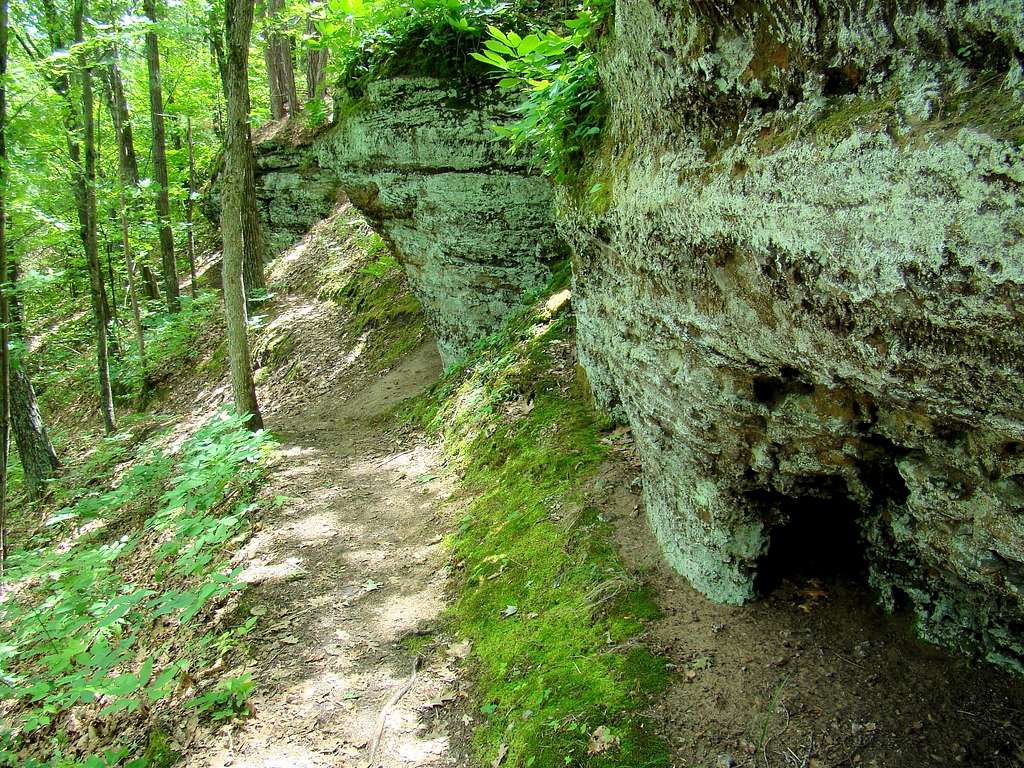 Levis Mound Cliffhanger Trail