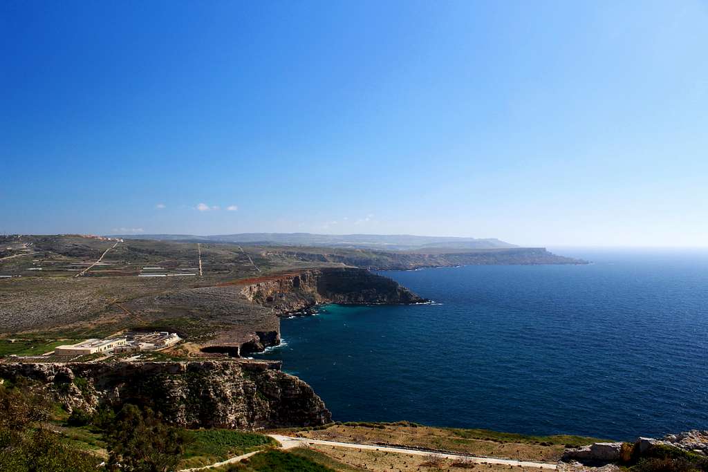 Marfa peninsula - Looking south down Malta's west coast