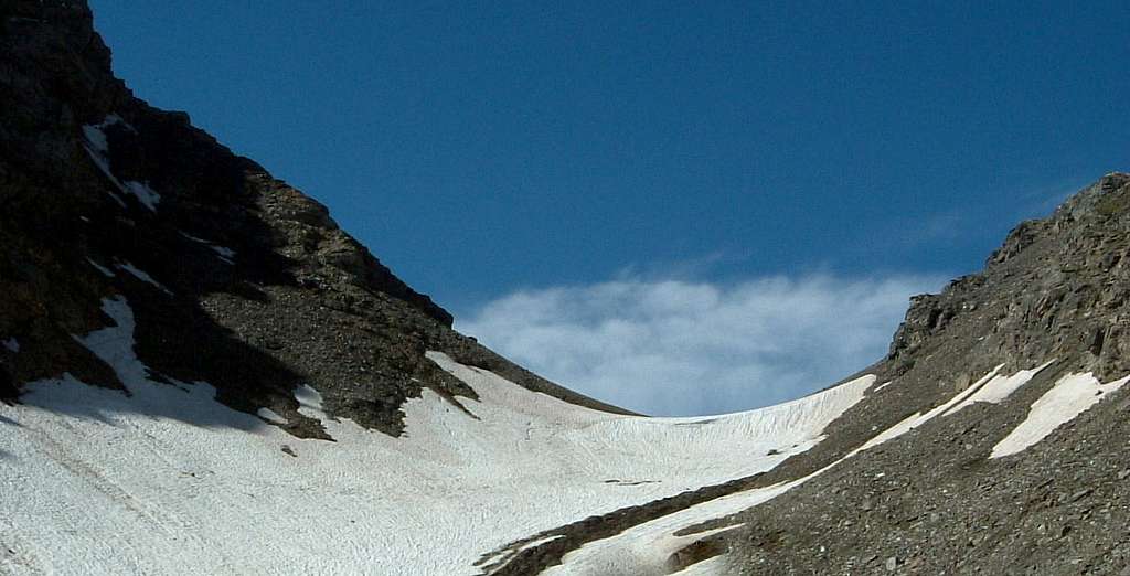 The saddle Rauhtaljoch at the altitude of 2808 m
