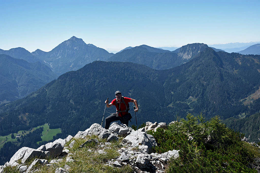 Gaining the W summit ridge of Virnikov Grintovec