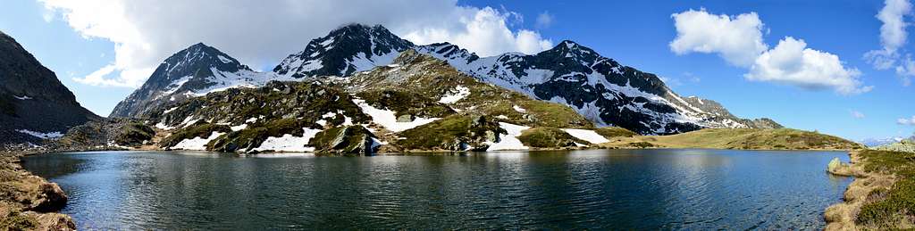 Corno Maria, Mont Nery and Punta di Soleron from the upper Lake Frudiere