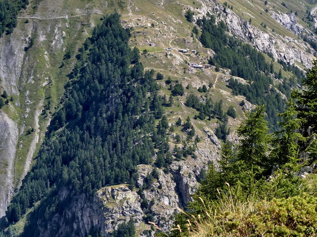 Rifugio Bertone from the summit of Mont Chétif