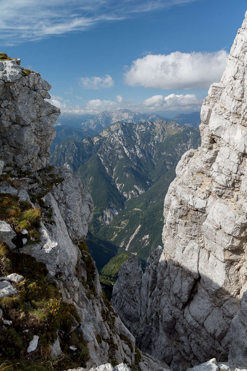Saddle view towards Jôf di Dogna and Monte Schenone